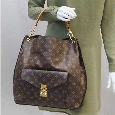 louis vuitton metis hobo retail price|Louis Vuitton petite metis.